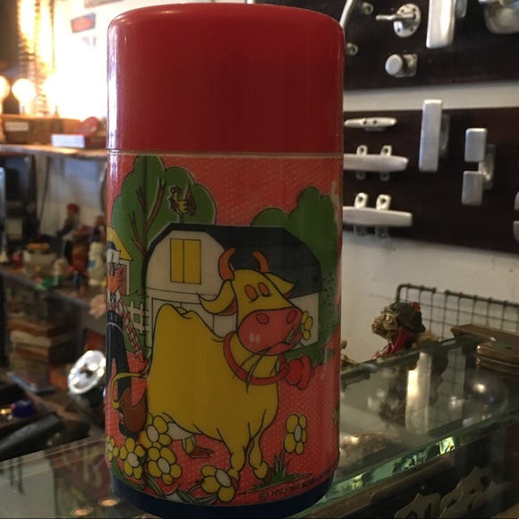 Vintage Raggedy Ann and Andy thermos. - Picture 3 of 5